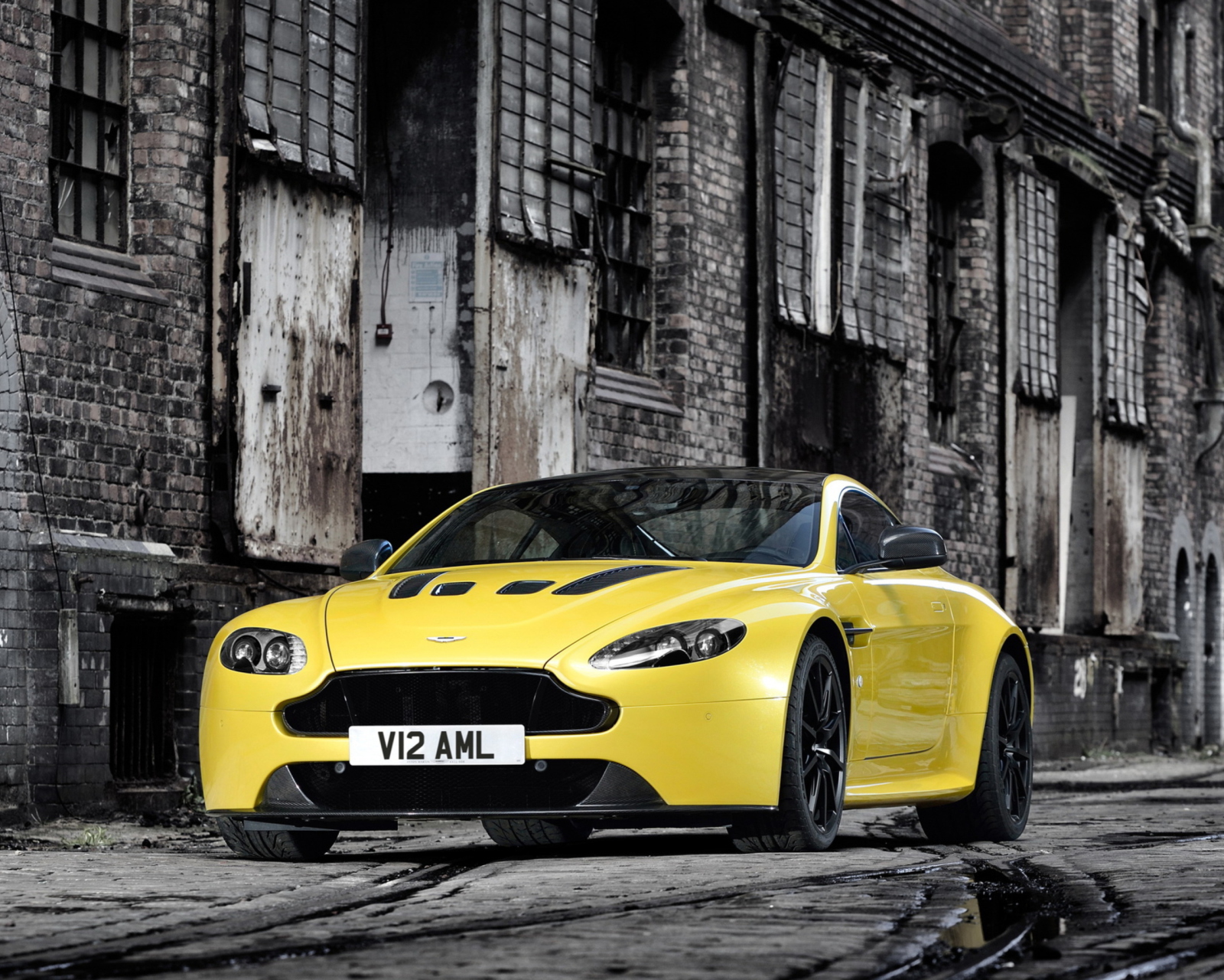 Fondo de pantalla Aston Martin 1600x1280