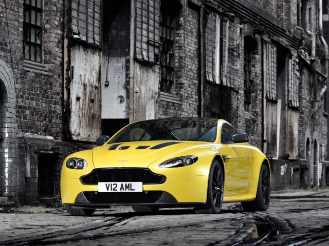 Fondo de pantalla Aston Martin 640x480