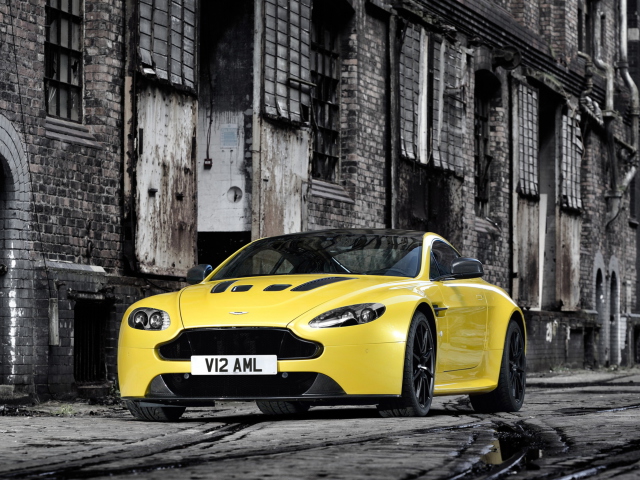 Das Aston Martin Wallpaper 640x480