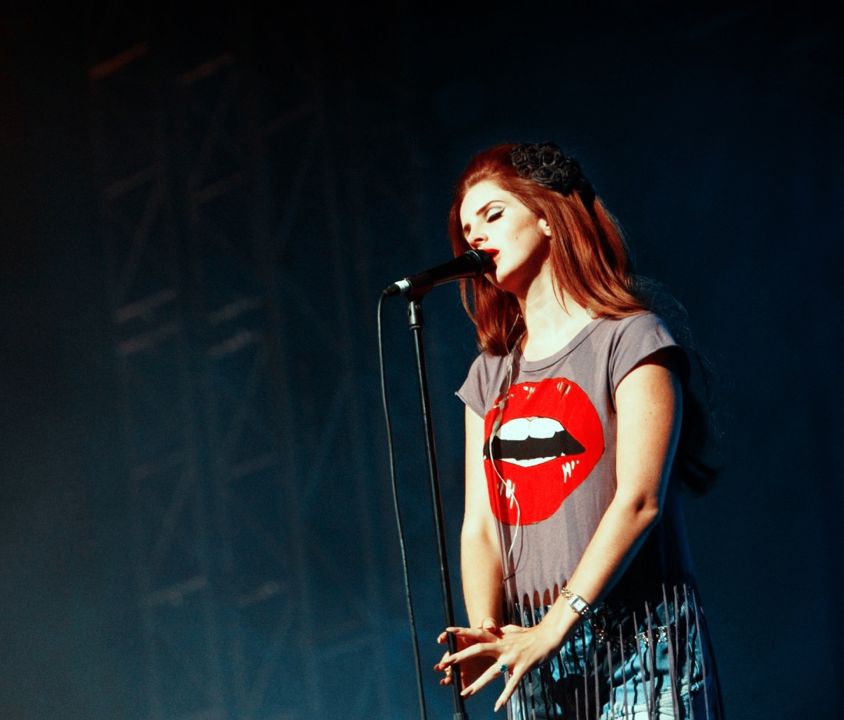 Lana Del Rey Concert screenshot #1 1200x1024