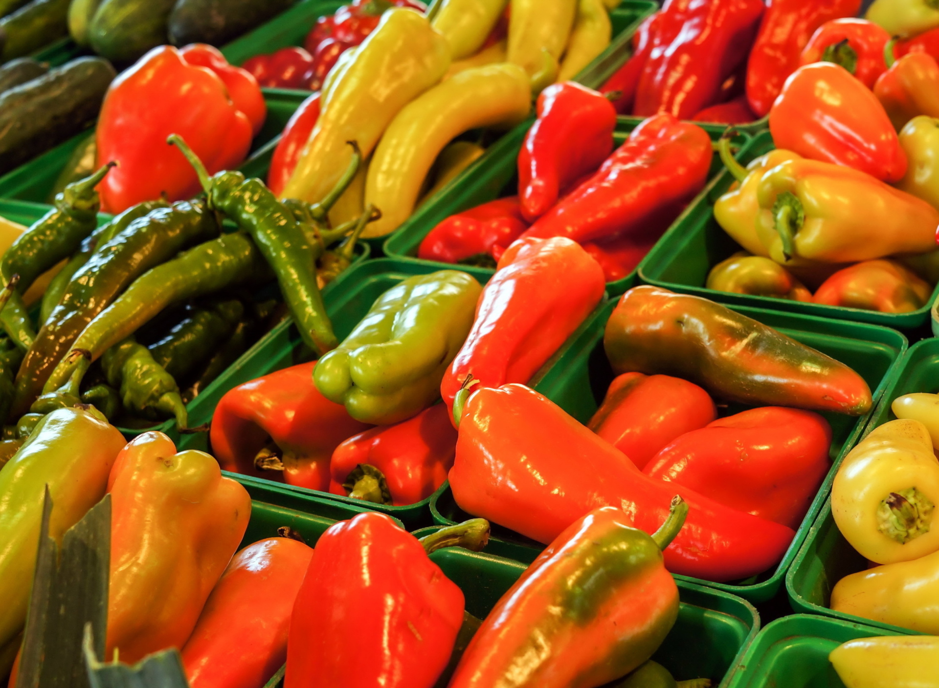 Colorful Peppers wallpaper 1920x1408