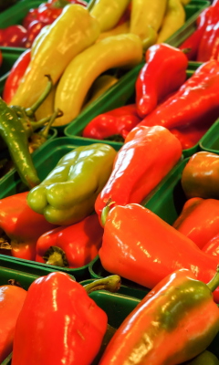 Das Colorful Peppers Wallpaper 240x400
