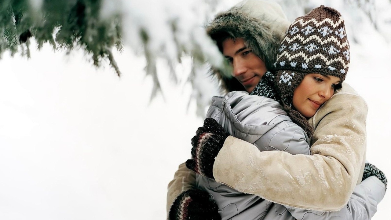 Das Romantic winter hugs Wallpaper 1280x720