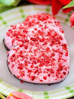 Sfondi Pink Cake Hearts 240x320