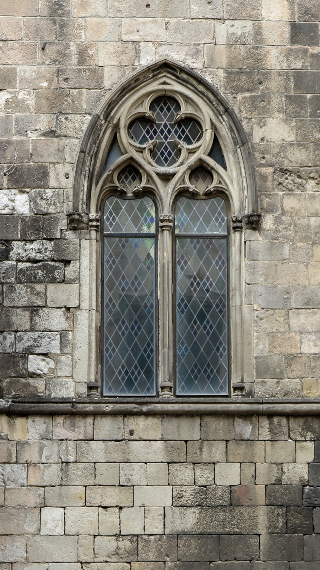 Sfondi Windows and Stone Wall 1080x1920