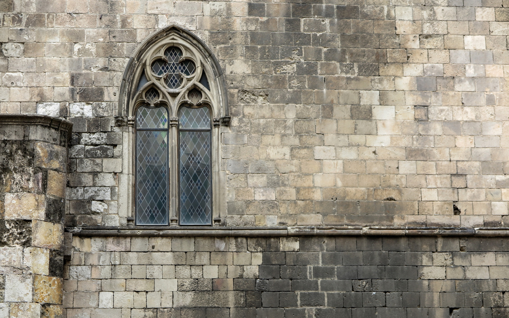 Sfondi Windows and Stone Wall 1680x1050