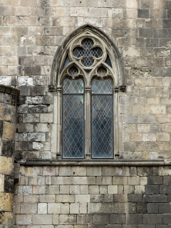 Das Windows and Stone Wall Wallpaper 240x320