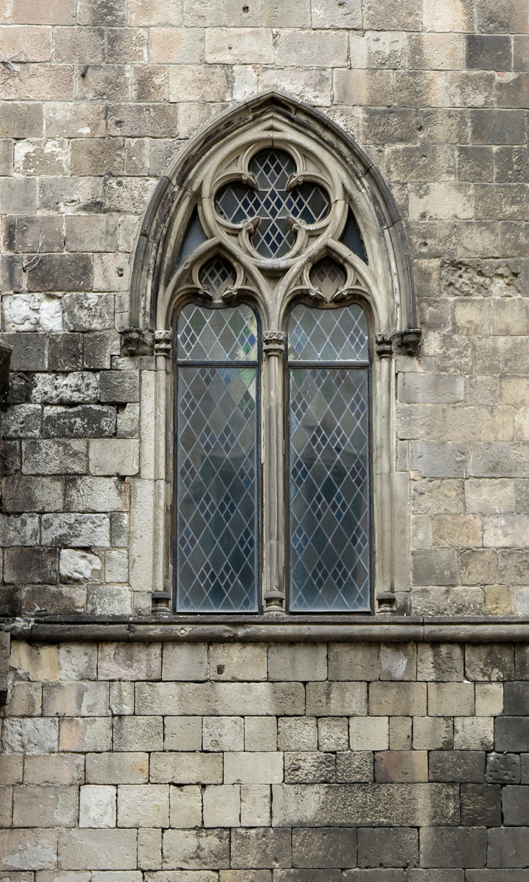 Sfondi Windows and Stone Wall 768x1280