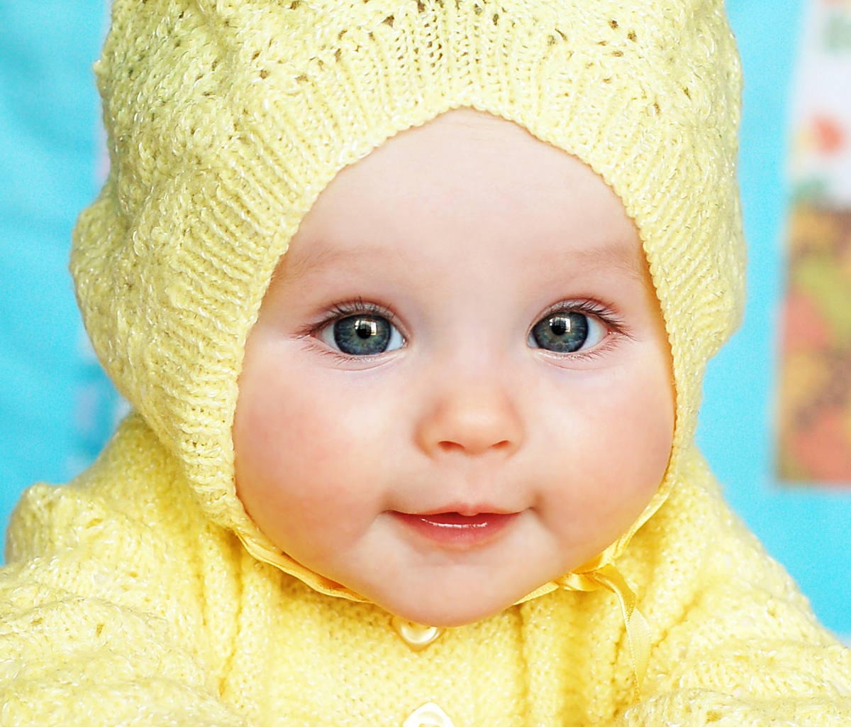 Baby In Yellow Hood wallpaper 1200x1024