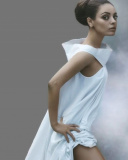 Sfondi Mila Kunis Ukrainian actress 128x160