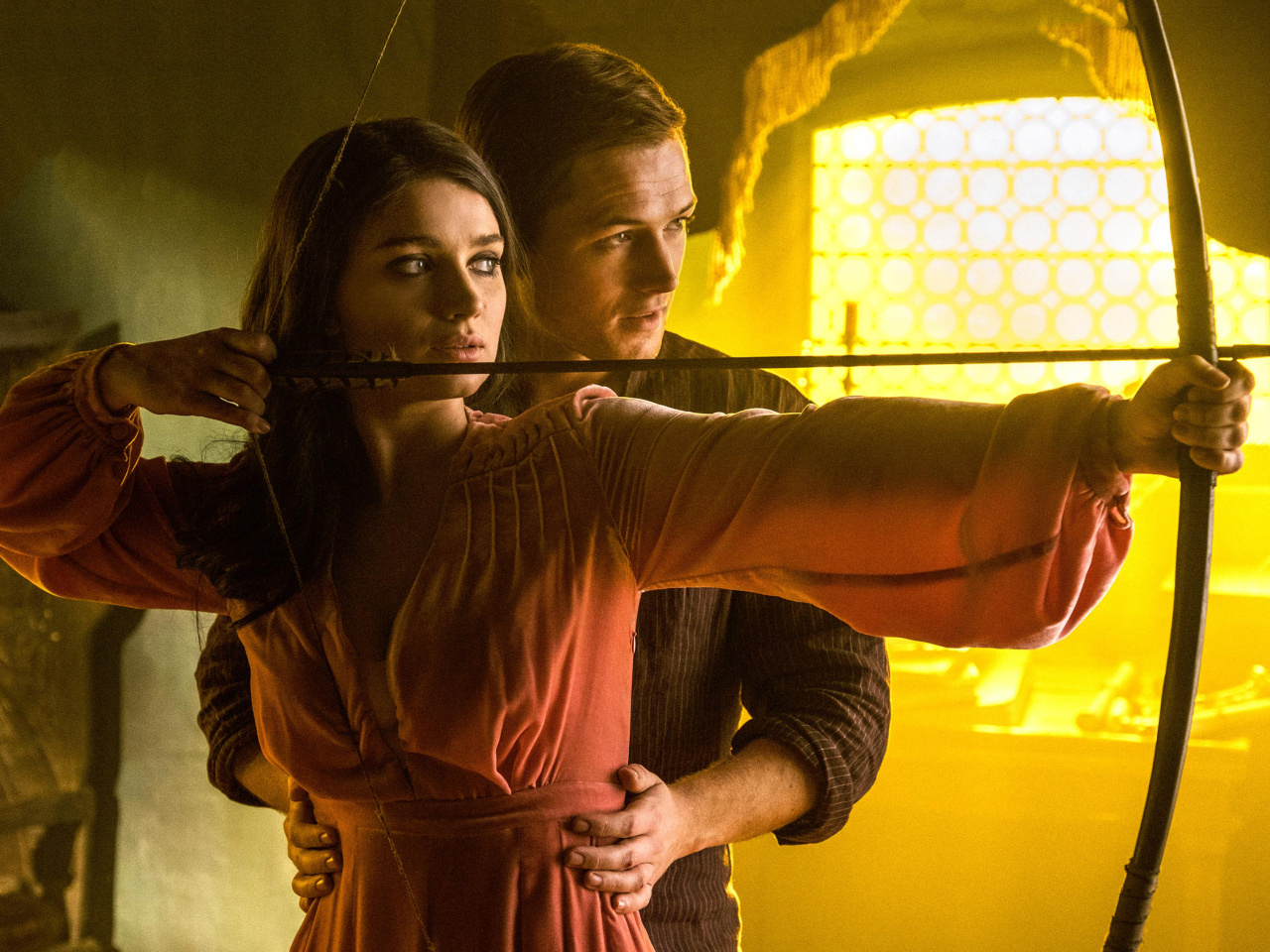 Обои Robin Hood with Taron Egerton and Eve Hewson 1280x960