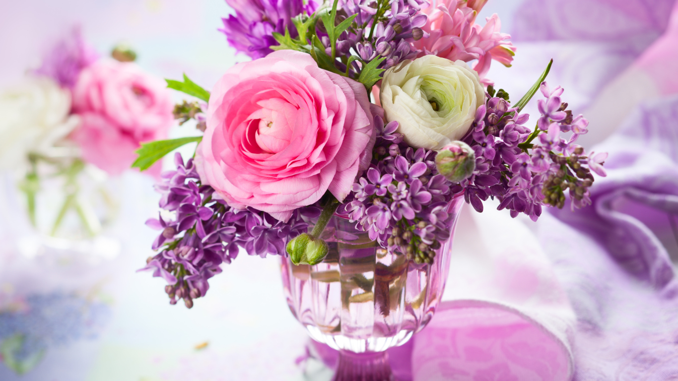 Sfondi Ranunkulyus And Lilac Bouquet 1366x768