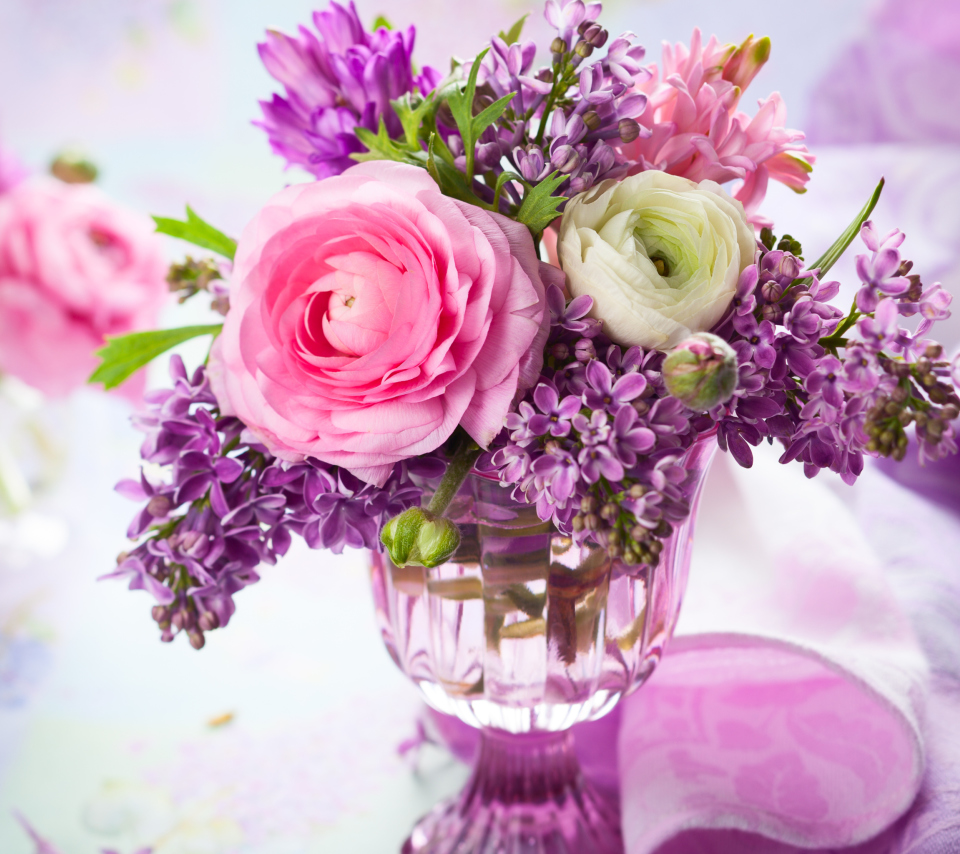 Обои Ranunkulyus And Lilac Bouquet 960x854