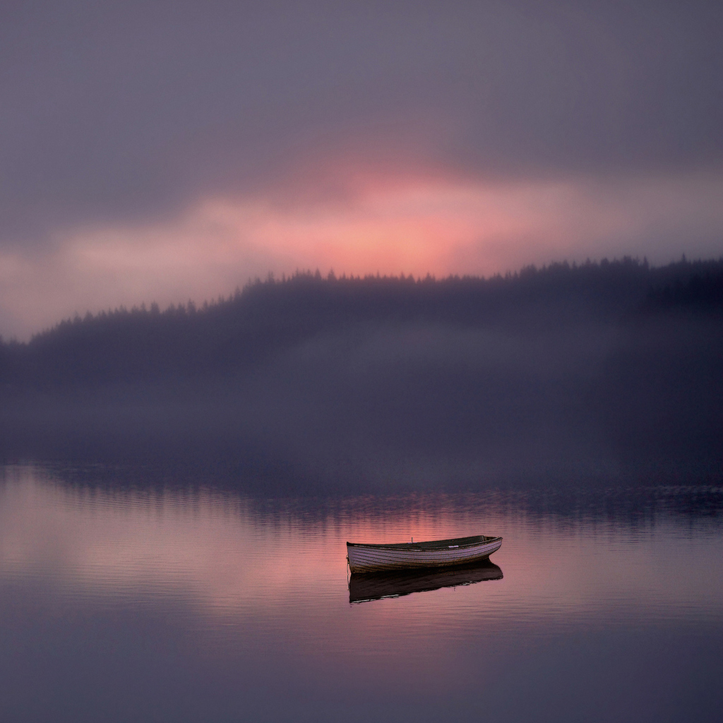 Das Lonely Boat And Foggy Landscape Wallpaper 1024x1024