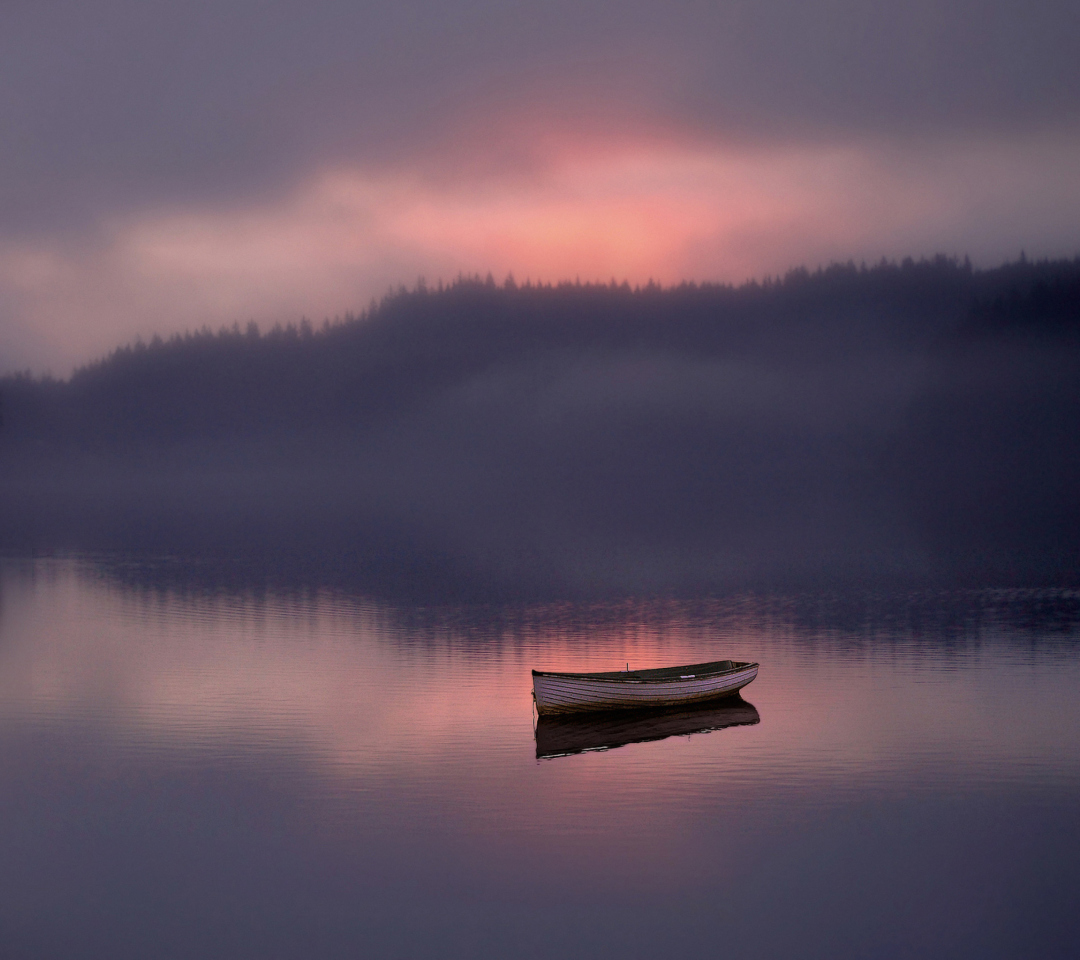 Обои Lonely Boat And Foggy Landscape 1080x960