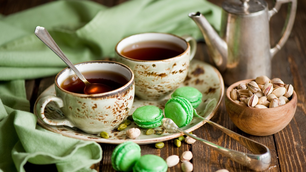 Fondo de pantalla Pistachio Macarons And Tea 1280x720