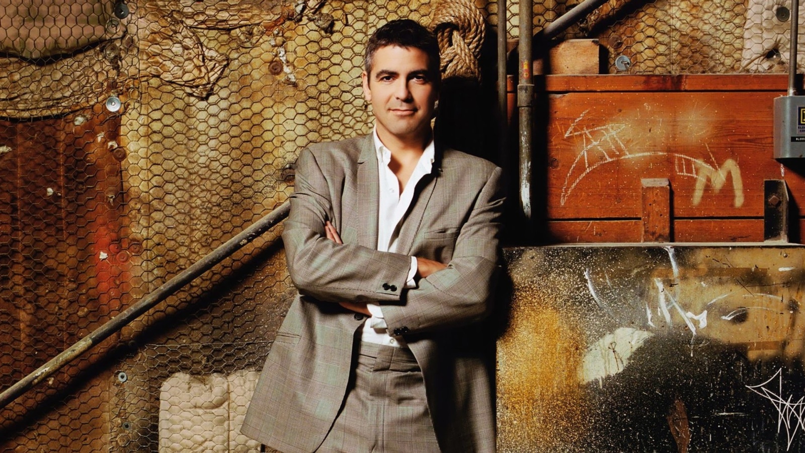 George Clooney wallpaper 1600x900