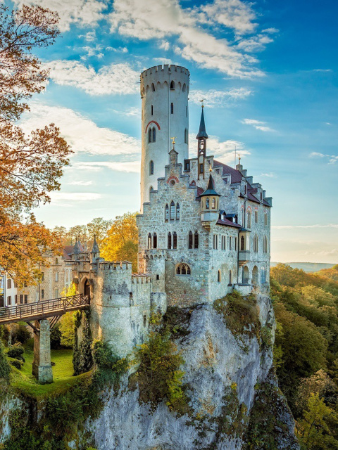 Lichtenstein Castle in Wurttemberg wallpaper 480x640