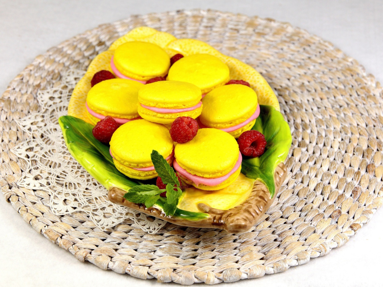 Das Yellow Macarons Wallpaper 1280x960