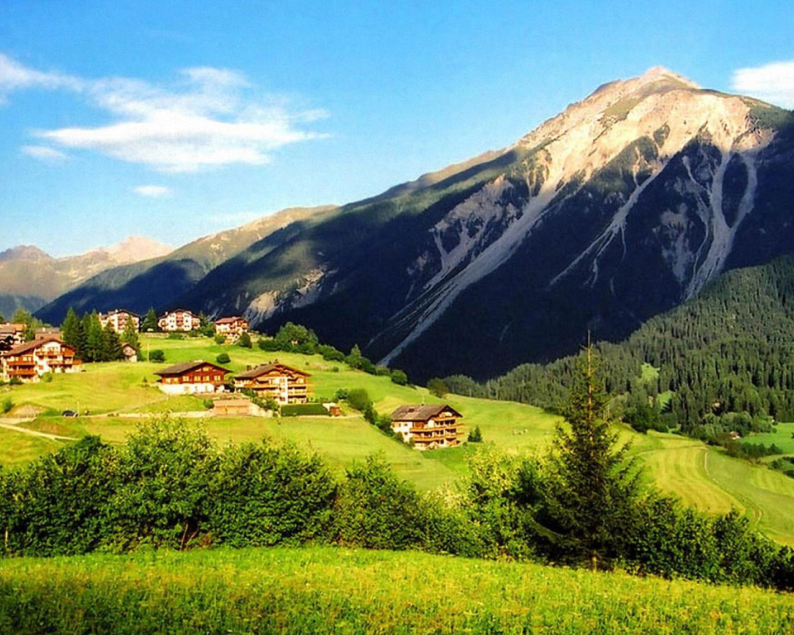 Sfondi Lake Mountain - The Alps 1600x1280