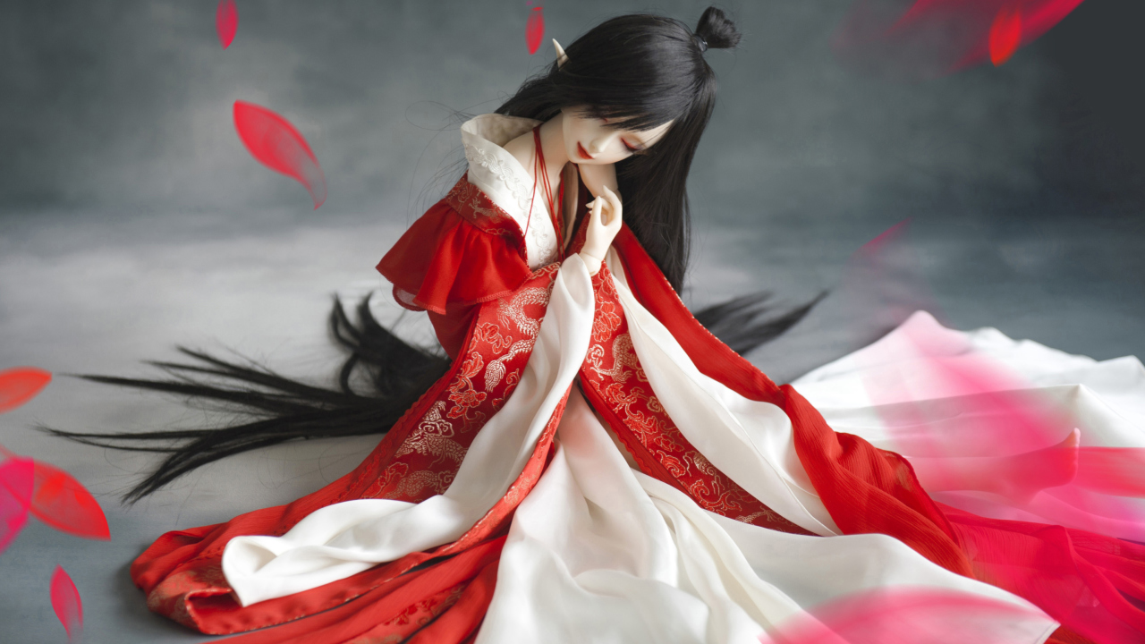 Beautiful Doll In Japanese Kimono wallpaper 1280x720