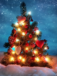 Обои Beautiful Christmas Tree 240x320