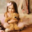 Screenshot №1 pro téma Cute Little Girl With Teddy Bear 128x128