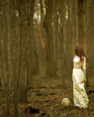 Girl And Globe In Forest - Obrázkek zdarma pro 768x1280
