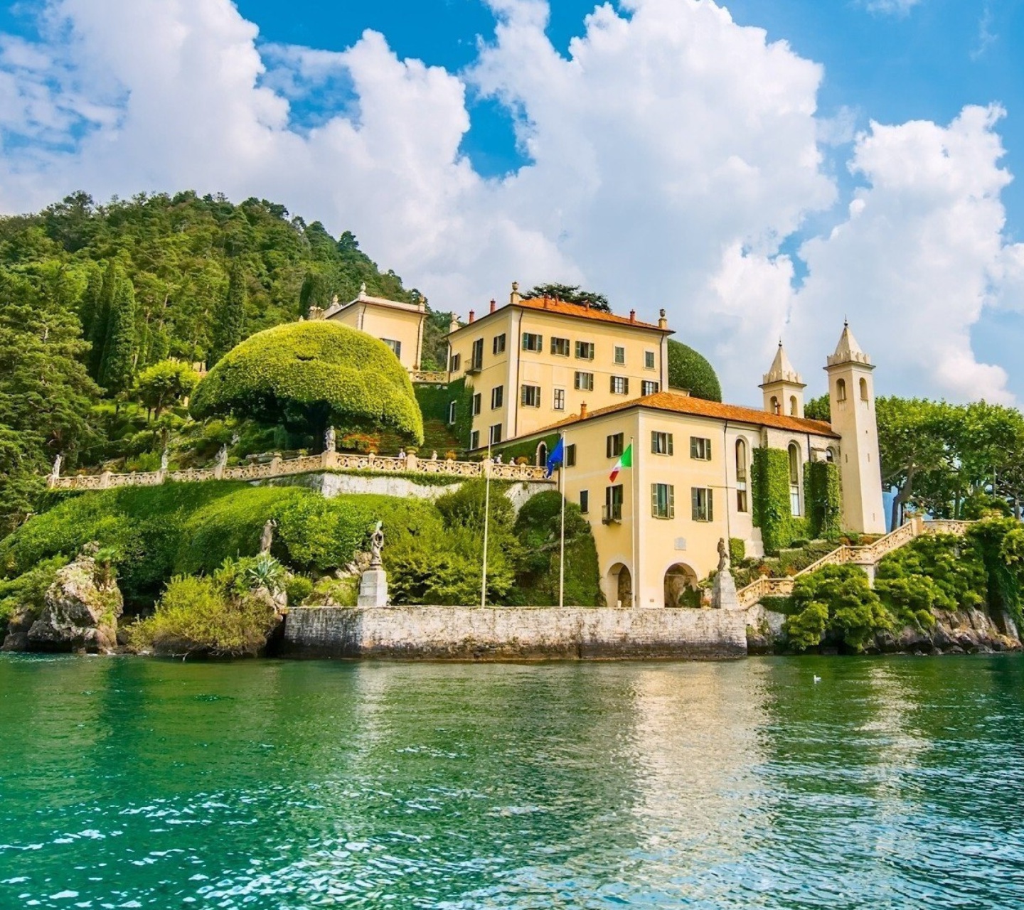 Lake Como in Italy Must Visit wallpaper 1440x1280