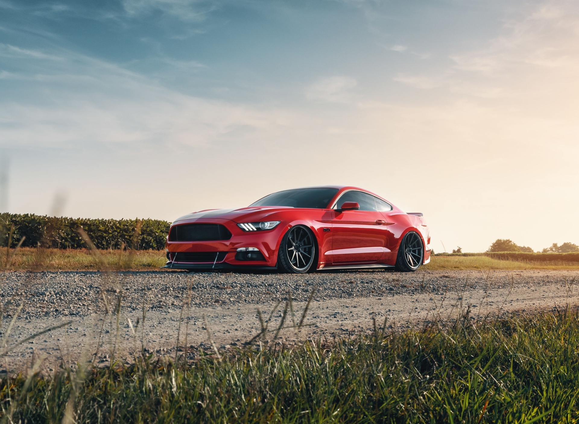 Обои Ford Mustang GT Red 1920x1408