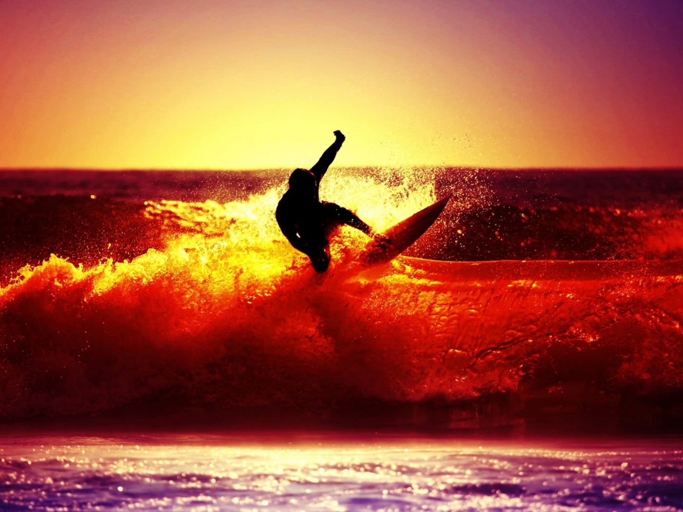 Обои Surfing At Sunset 1400x1050