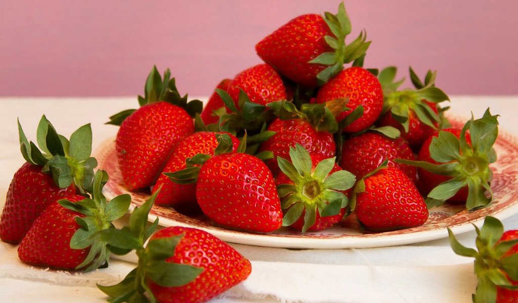 Screenshot №1 pro téma Strawberries Plate 1024x600