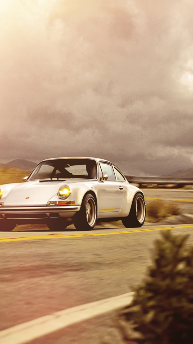 Porsche 911 screenshot #1 640x1136
