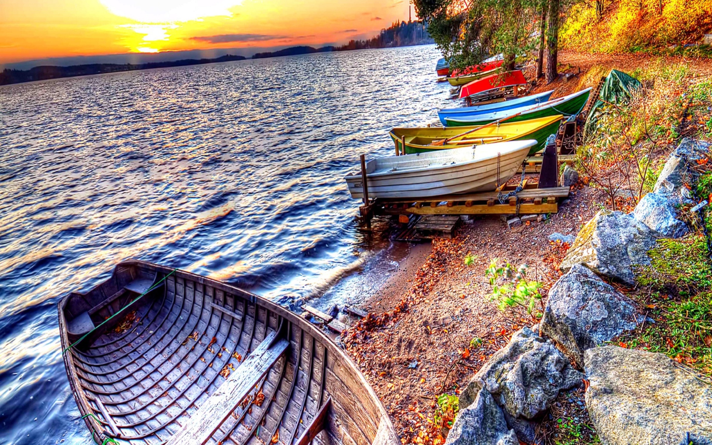 Beach with boats wallpaper 1440x900