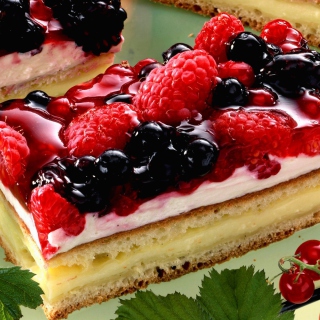 Free Raspberry And Blackberry Dessert Picture for 1024x1024