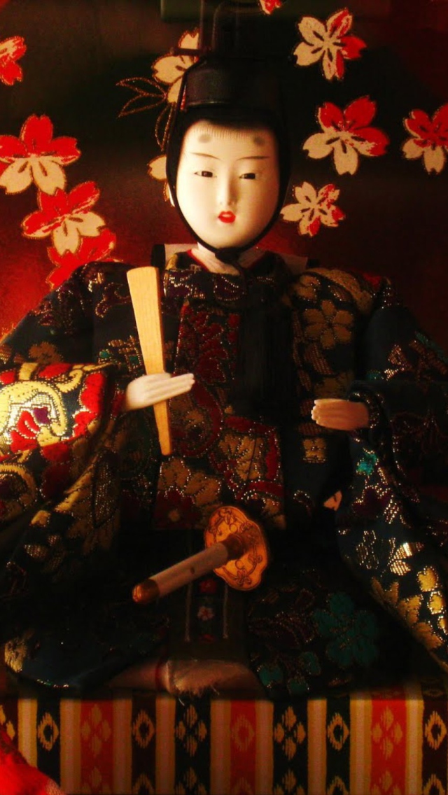 Japanese Doll Festival wallpaper 640x1136