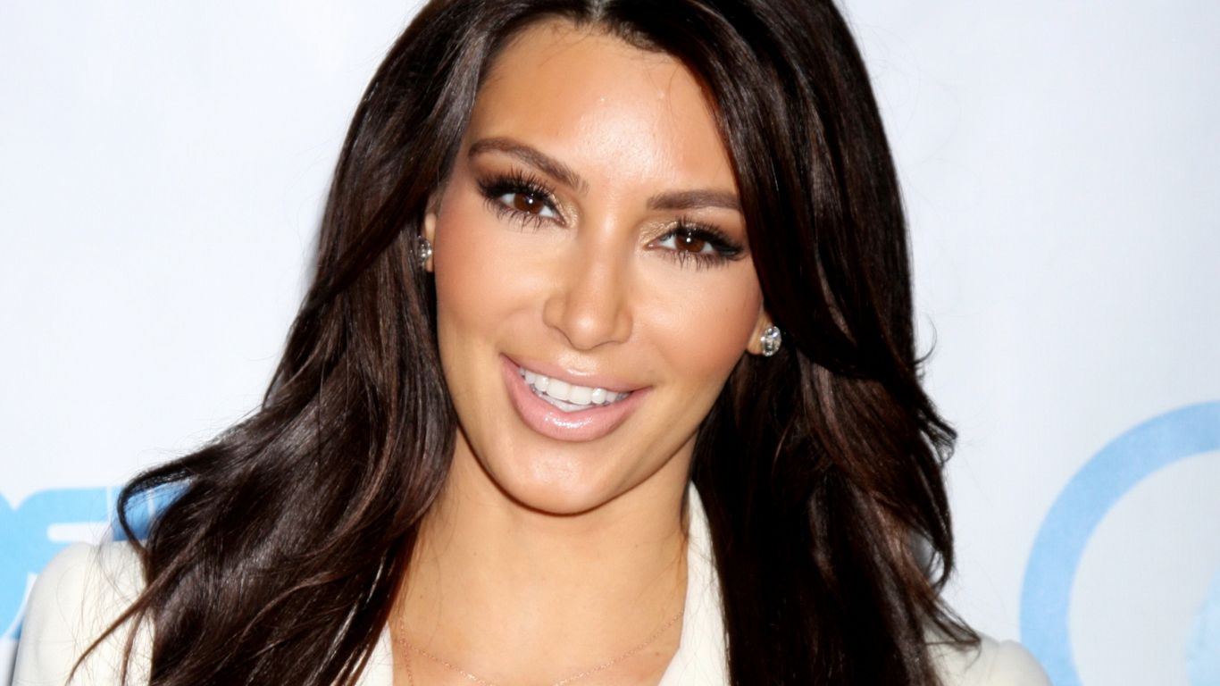 Das Kim Kardashian Wallpaper 1366x768