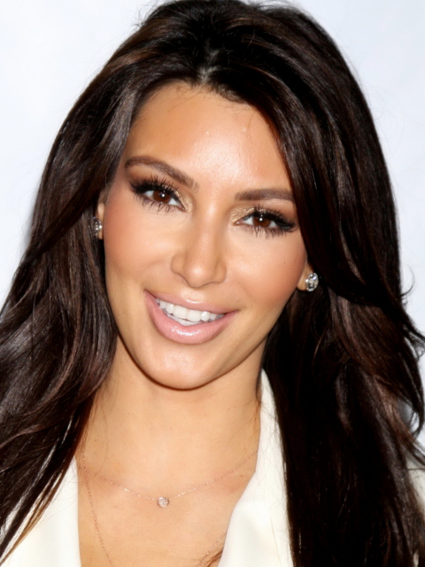 Das Kim Kardashian Wallpaper 480x640