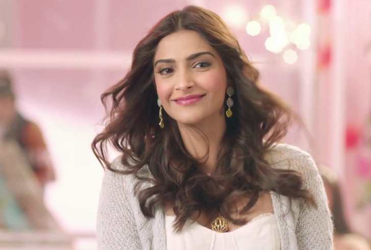 Das Sonam Kapoor in Khoobsurat Wallpaper