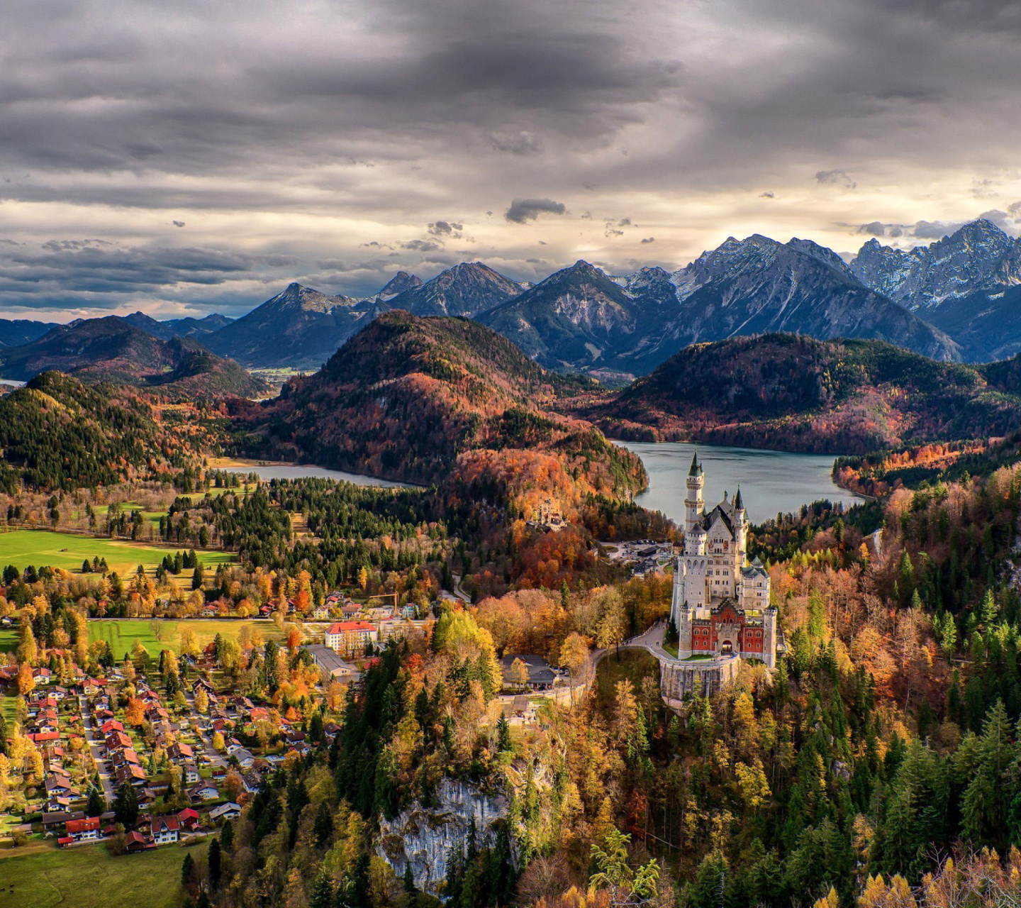 Das Neuschwanstein Castle Panorama Wallpaper 1440x1280