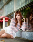Fondo de pantalla Chinese redhead girl 128x160