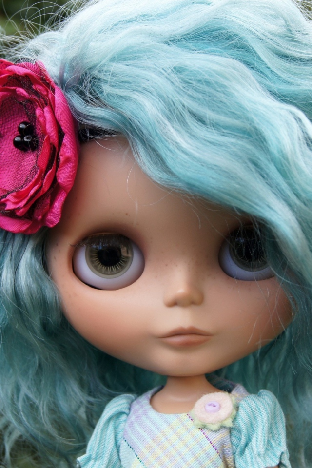 Das Doll With Blue Hair Wallpaper 640x960