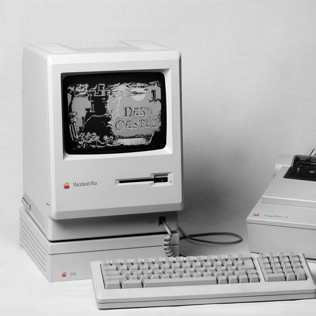 Fondo de pantalla Macintosh Plus 1024x1024