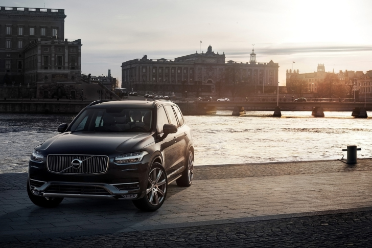 2015 Volvo XC90 SUV wallpaper