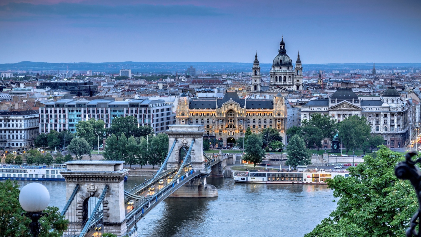 Budapest Pest Embankment screenshot #1 1600x900