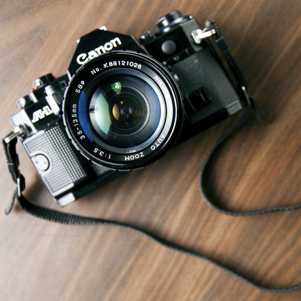 Vintage Canon wallpaper 1024x1024