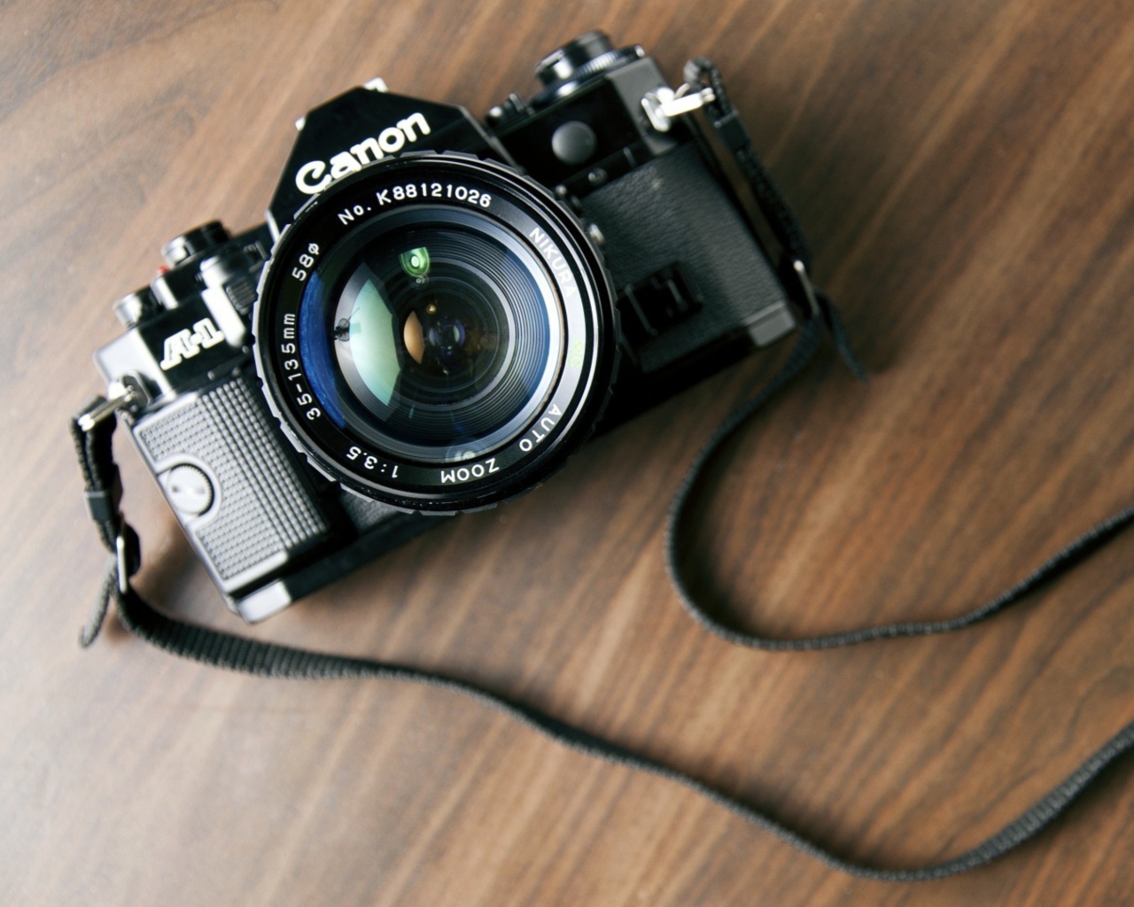 Vintage Canon wallpaper 1280x1024