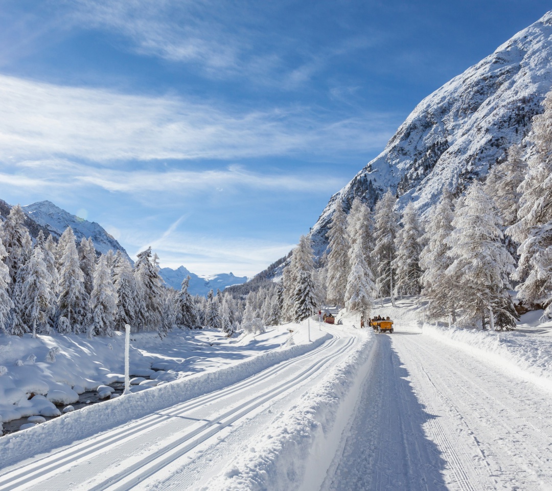 Sfondi Snow-covered Road 1080x960