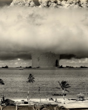 Обои Nuclear Bomb Near The Beach 176x220