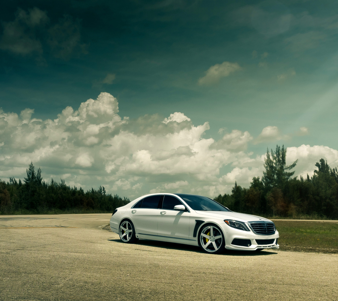 Fondo de pantalla Mercedes- Benz S550 Tuned Brabus 1080x960